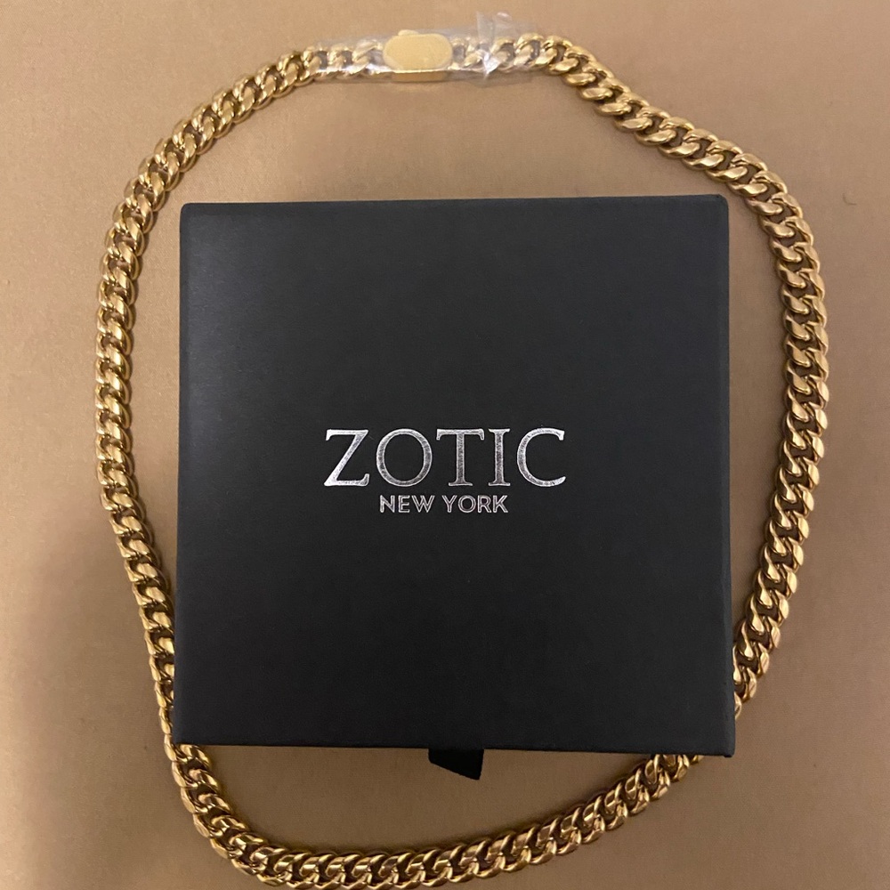 Gold stainless steel chain necklace
18mm - Picture 6 of 6